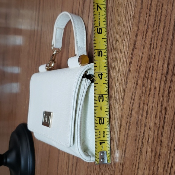 Lori Greiner Fashion Chain Crossbody Satchel Clutch. 5"x7" Winter White - Picture 8 of 8